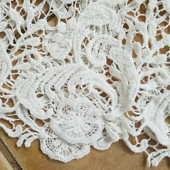 💕 Lace short sleeve top, from Delta's, medium - Picture 4 of 4